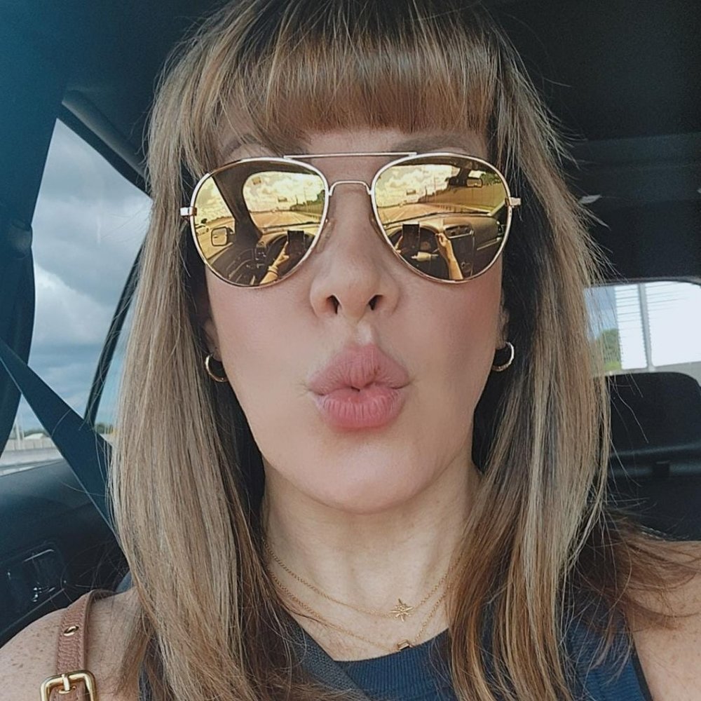 Meet your Posher, Claudia